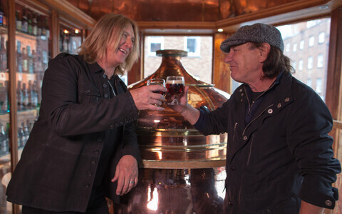 Brian Johnson: elu turneel. Joe Elliott
