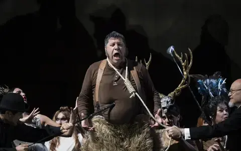 Verdi "Falstaff" Roomast
