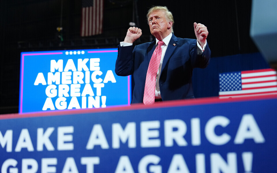USA president Donald Trump Kansases vabariiklaste kihutuskoosolekul.