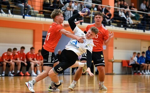 HC Viimsi (valges) ja SK Tapa (oranžis)