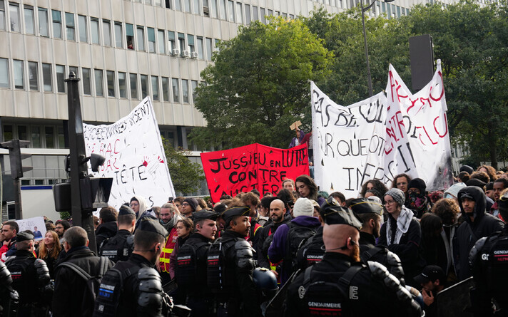 Протесты в Париже.
