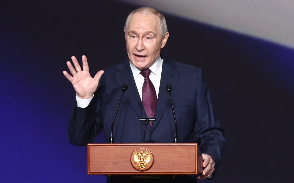 Vene režiimi juht Vladimir Putin esinemas Vene teatritegelaste &uuml;ritusel.
