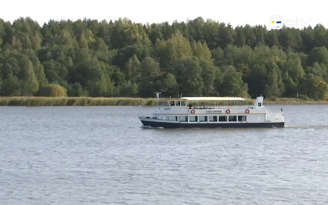 The riverboat Caroline.