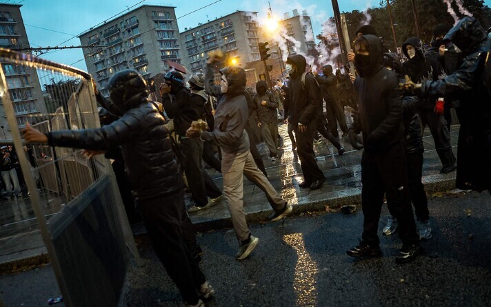 Протесты в Париже.