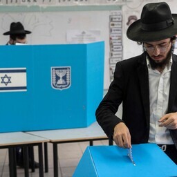 Iisraeli valimistel paistab tekkivat viik