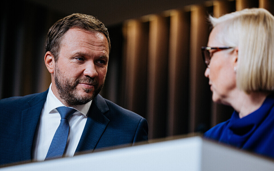 Margus Tsahkna ja Kristina Kallas valitsuse pressikonverentsil.