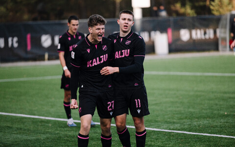 Футболисты