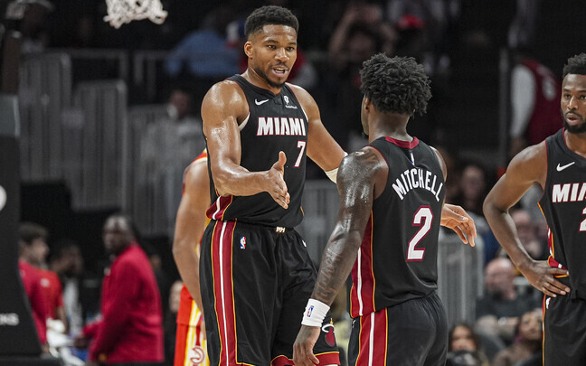 Giannis Antetokounmpo ja Davion Mitchell