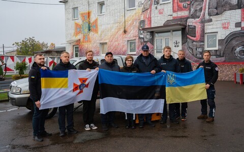 Members of the Estonian Rescue Association delivered the aid to their Ukrainian counterparts in Rivne oblast.