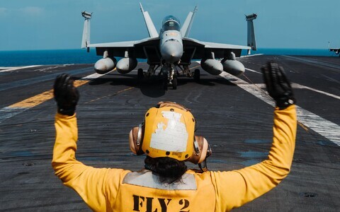 Lennuk F/A-18 lennukikandjal USS George Washington